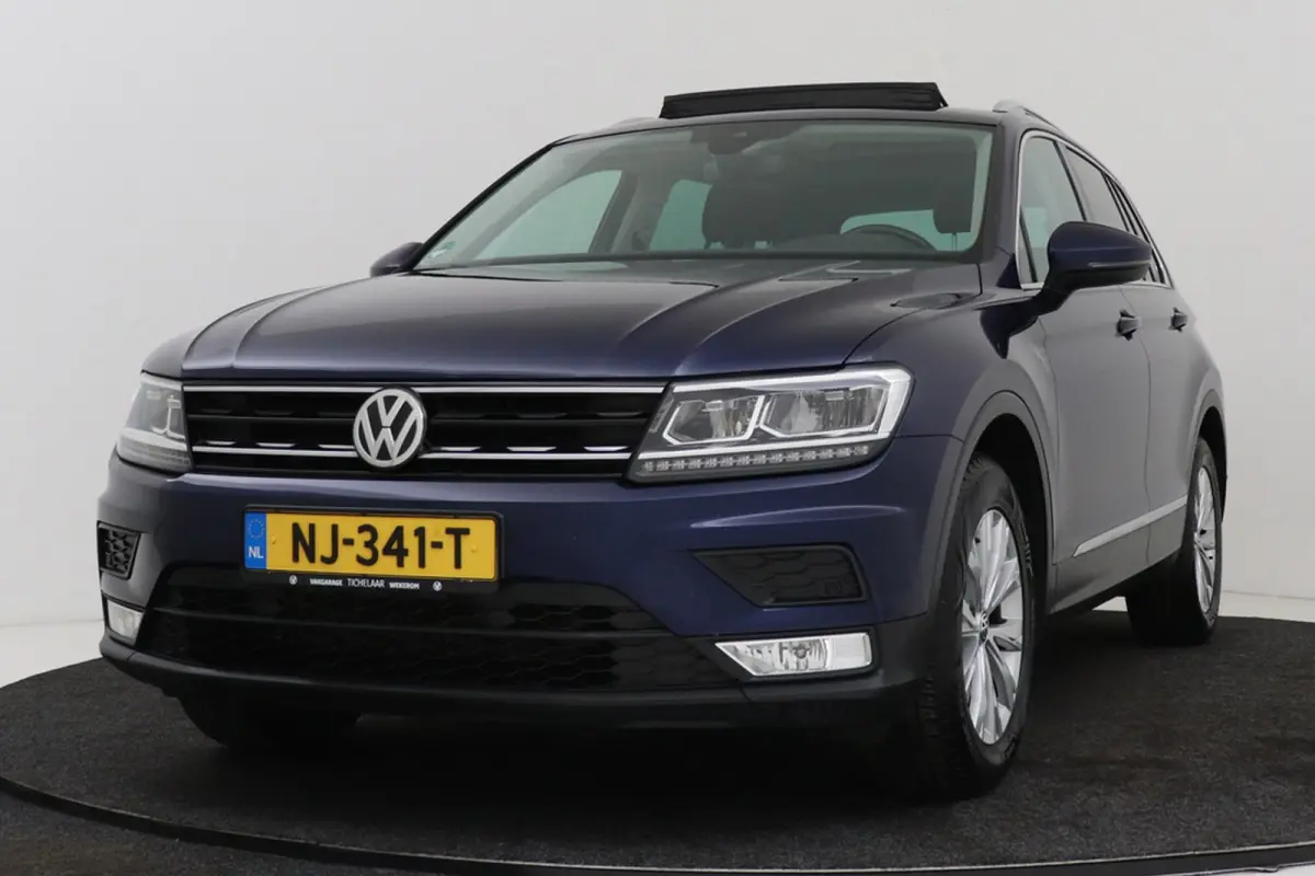 1.4 TSI Connected Series | Uitklap Trekhaak | Panoramadak | Dealer Ond. | CarPlay | Stoelverwarming |