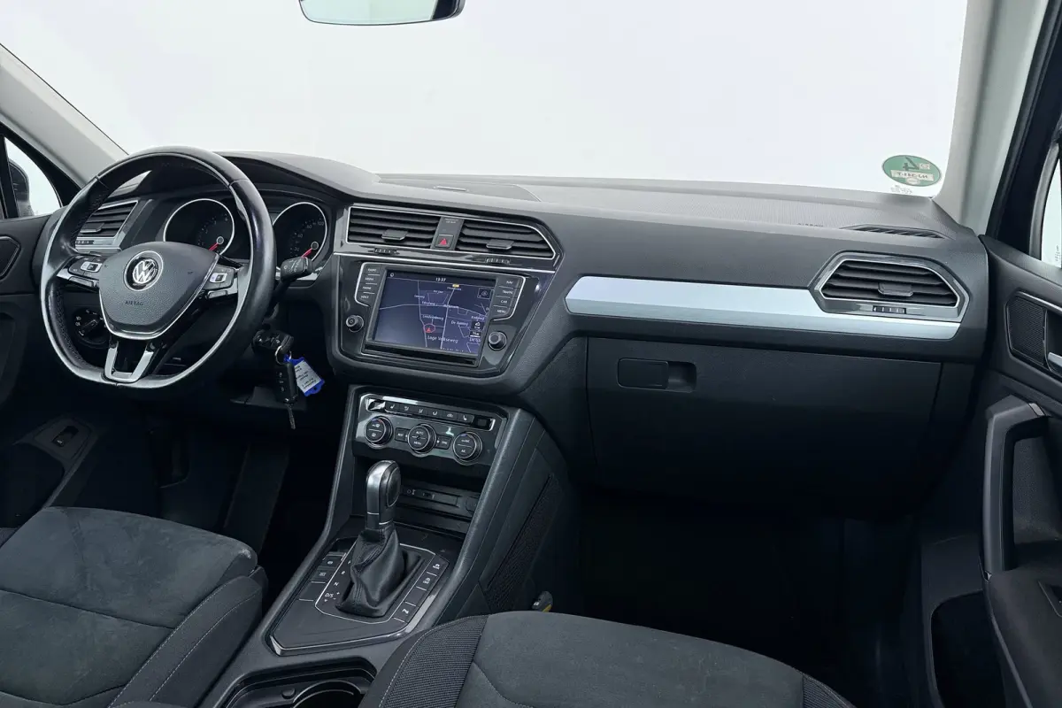 1.4 TSI Connected Series | Uitklap Trekhaak | Panoramadak | Dealer Ond. | CarPlay | Stoelverwarming |