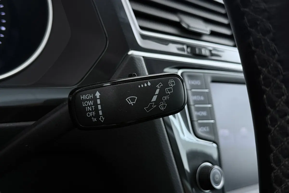 1.4 TSI Connected Series | Uitklap Trekhaak | Panoramadak | Dealer Ond. | CarPlay | Stoelverwarming |