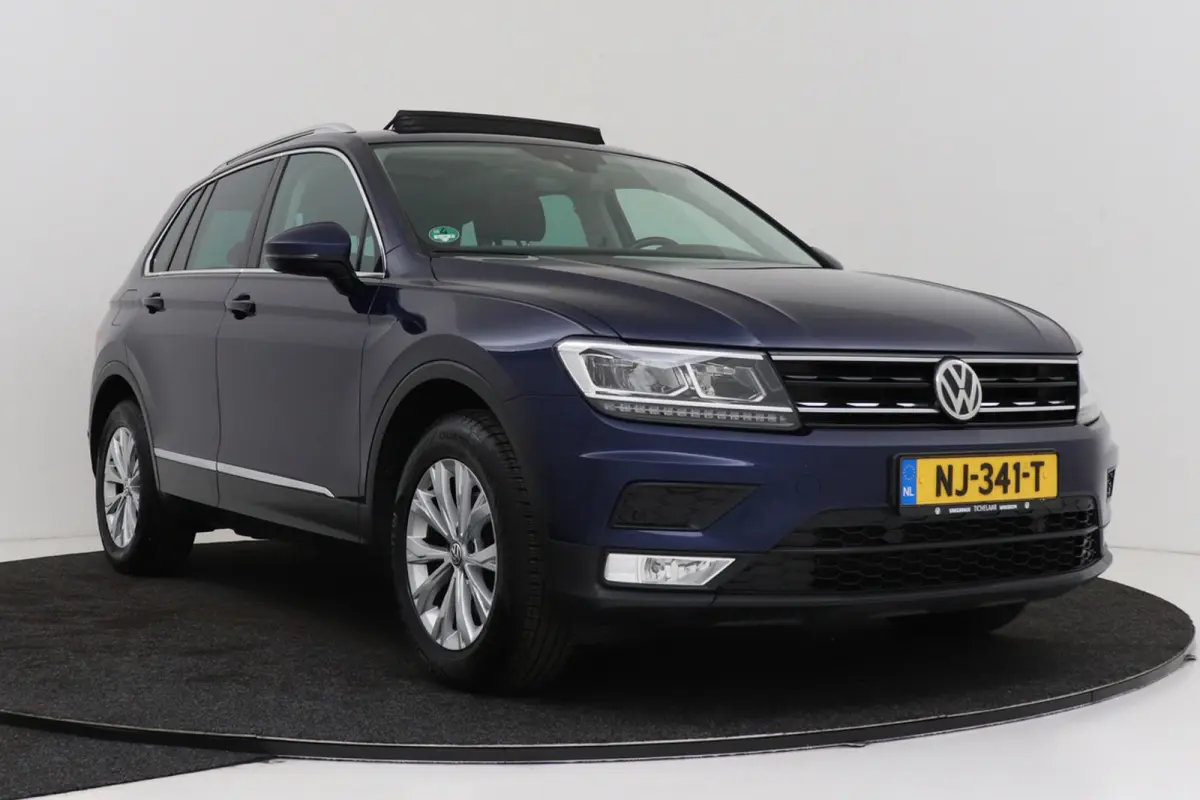 1.4 TSI Connected Series | Uitklap Trekhaak | Panoramadak | Dealer Ond. | CarPlay | Stoelverwarming |