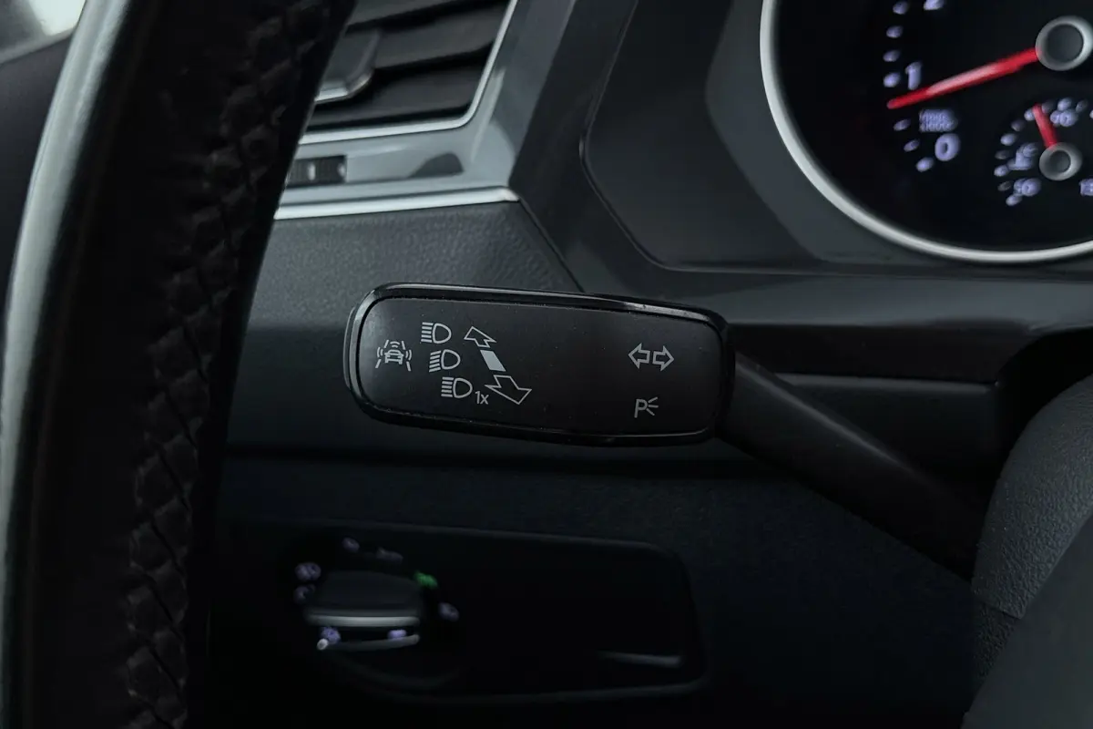 1.4 TSI Connected Series | Uitklap Trekhaak | Panoramadak | Dealer Ond. | CarPlay | Stoelverwarming |