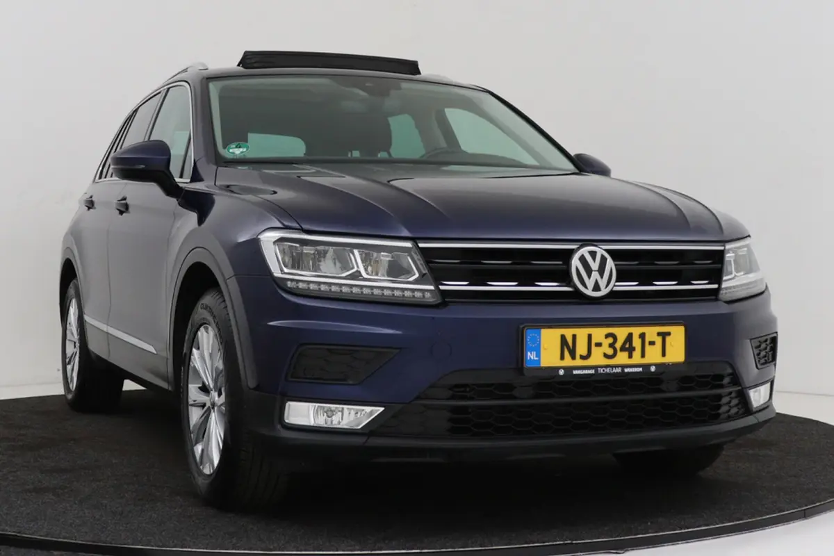 1.4 TSI Connected Series | Uitklap Trekhaak | Panoramadak | Dealer Ond. | CarPlay | Stoelverwarming |