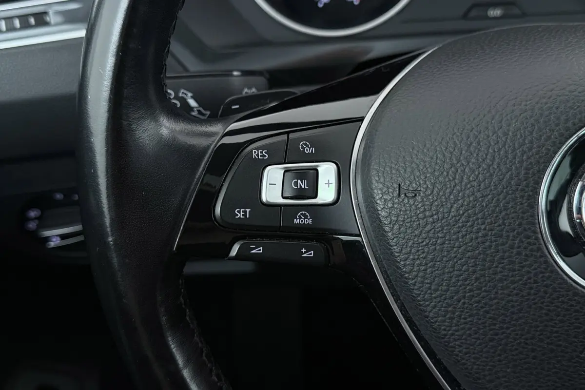 1.4 TSI Connected Series | Uitklap Trekhaak | Panoramadak | Dealer Ond. | CarPlay | Stoelverwarming |