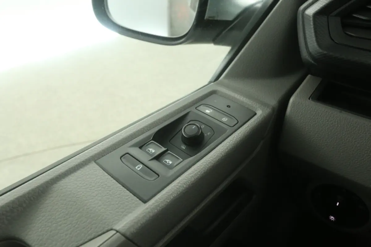 2.0 TDI L2H1 150PK | Dubbele Cabine | Automaat | Airco | Carplay | Trekhaak | Navi