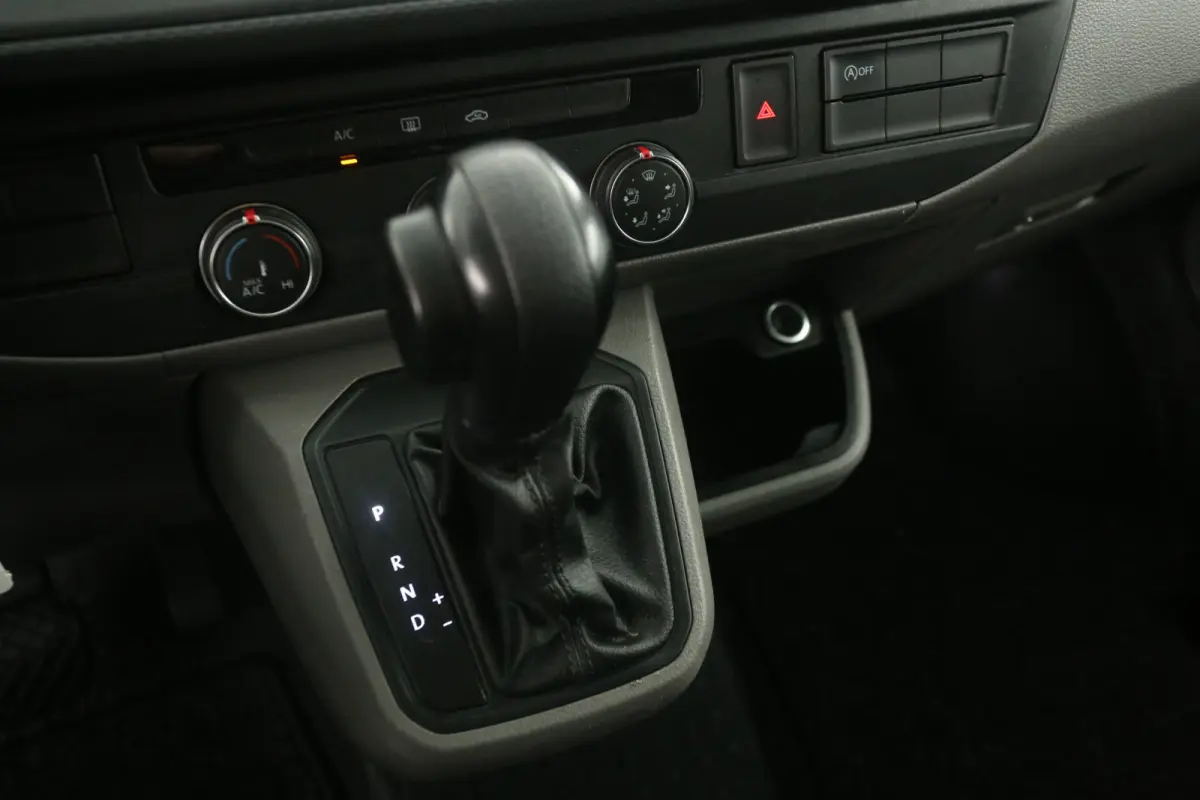 2.0 TDI L2H1 150PK | Dubbele Cabine | Automaat | Airco | Carplay | Trekhaak | Navi