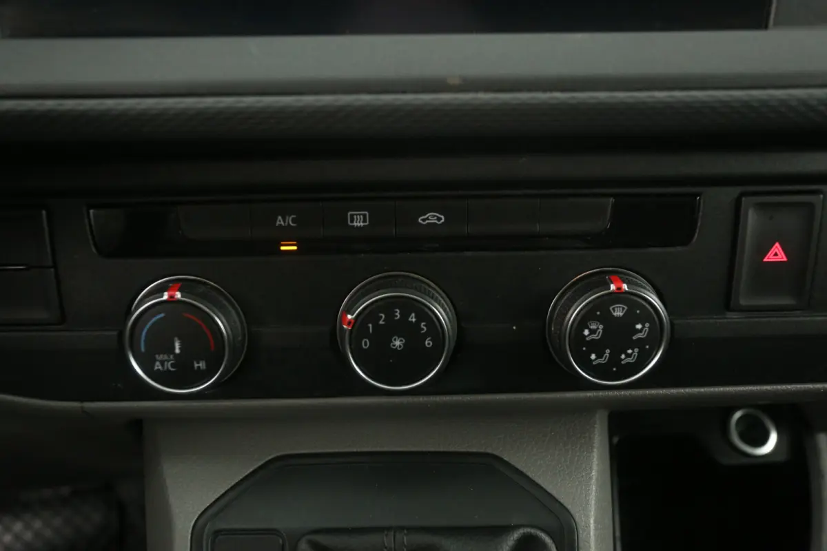 2.0 TDI L2H1 150PK | Dubbele Cabine | Automaat | Airco | Carplay | Trekhaak | Navi