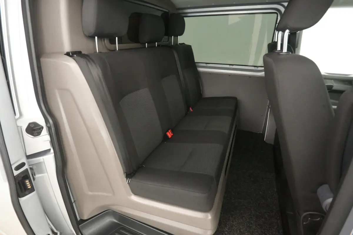 2.0 TDI L2H1 150PK | Dubbele Cabine | Automaat | Airco | Carplay | Trekhaak | Navi