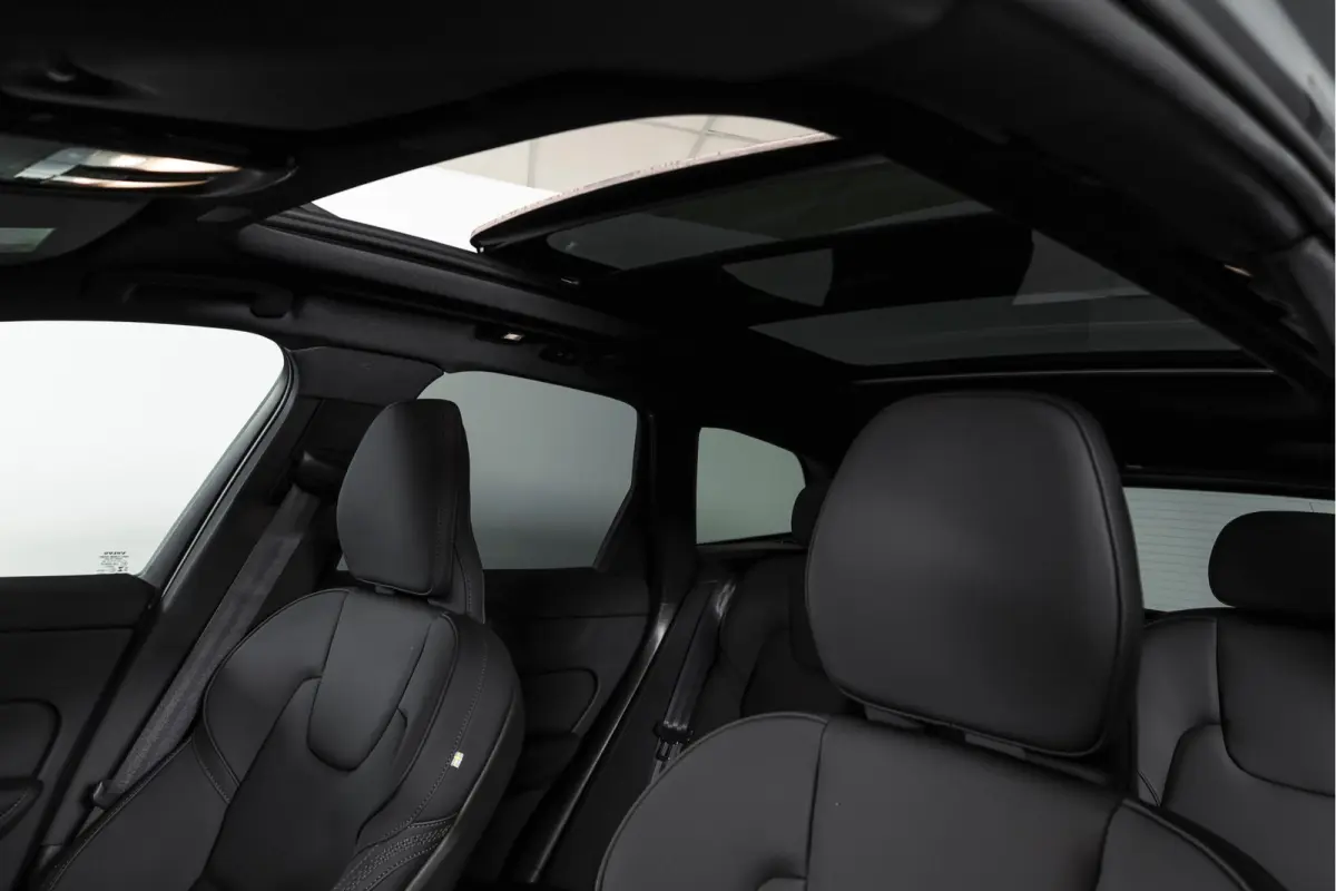 2.0 T6 Plug-in hybrid AWD Ultra Dark | Forest Lake | Adapt. Cruise | Stoel + Stuurverw. |  | 360 Camera | NAV + App. Connect | Elek. Klep | LM 21" | 1267
