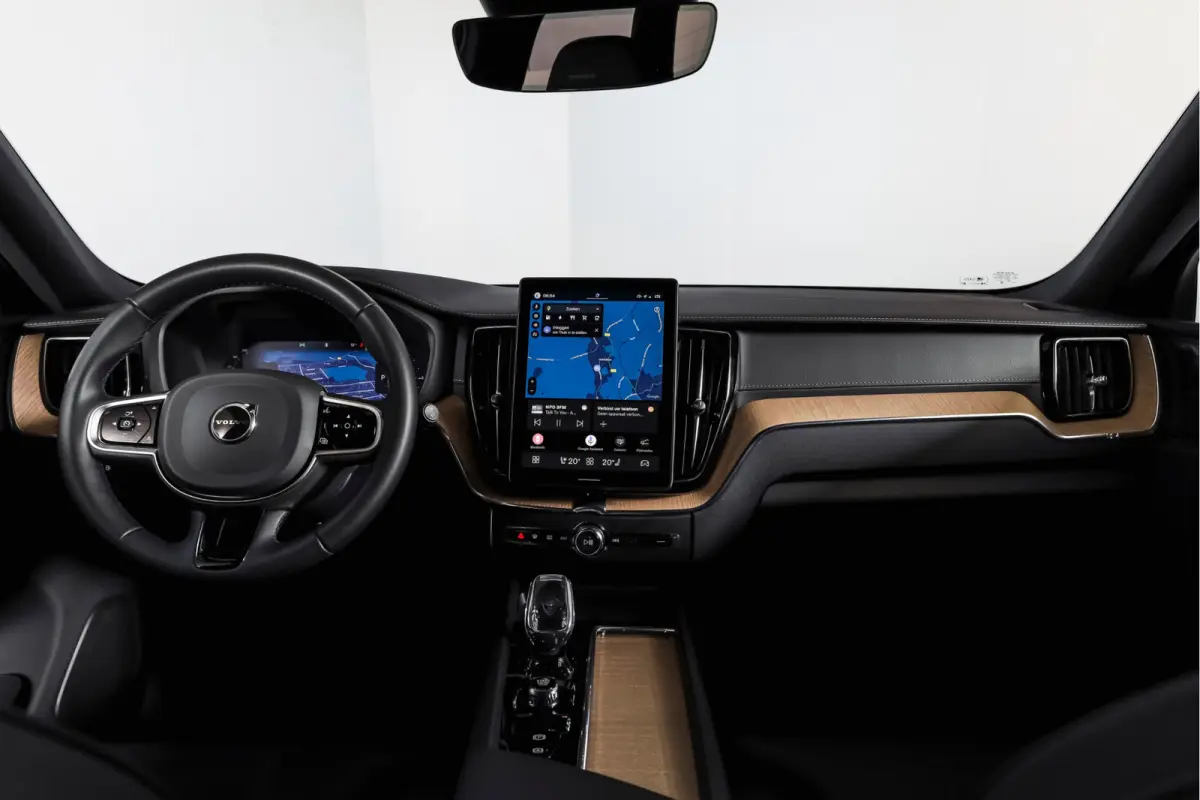 2.0 T6 Plug-in hybrid AWD Ultra Dark | Forest Lake | Adapt. Cruise | Stoel + Stuurverw. |  | 360 Camera | NAV + App. Connect | Elek. Klep | LM 21" | 1267