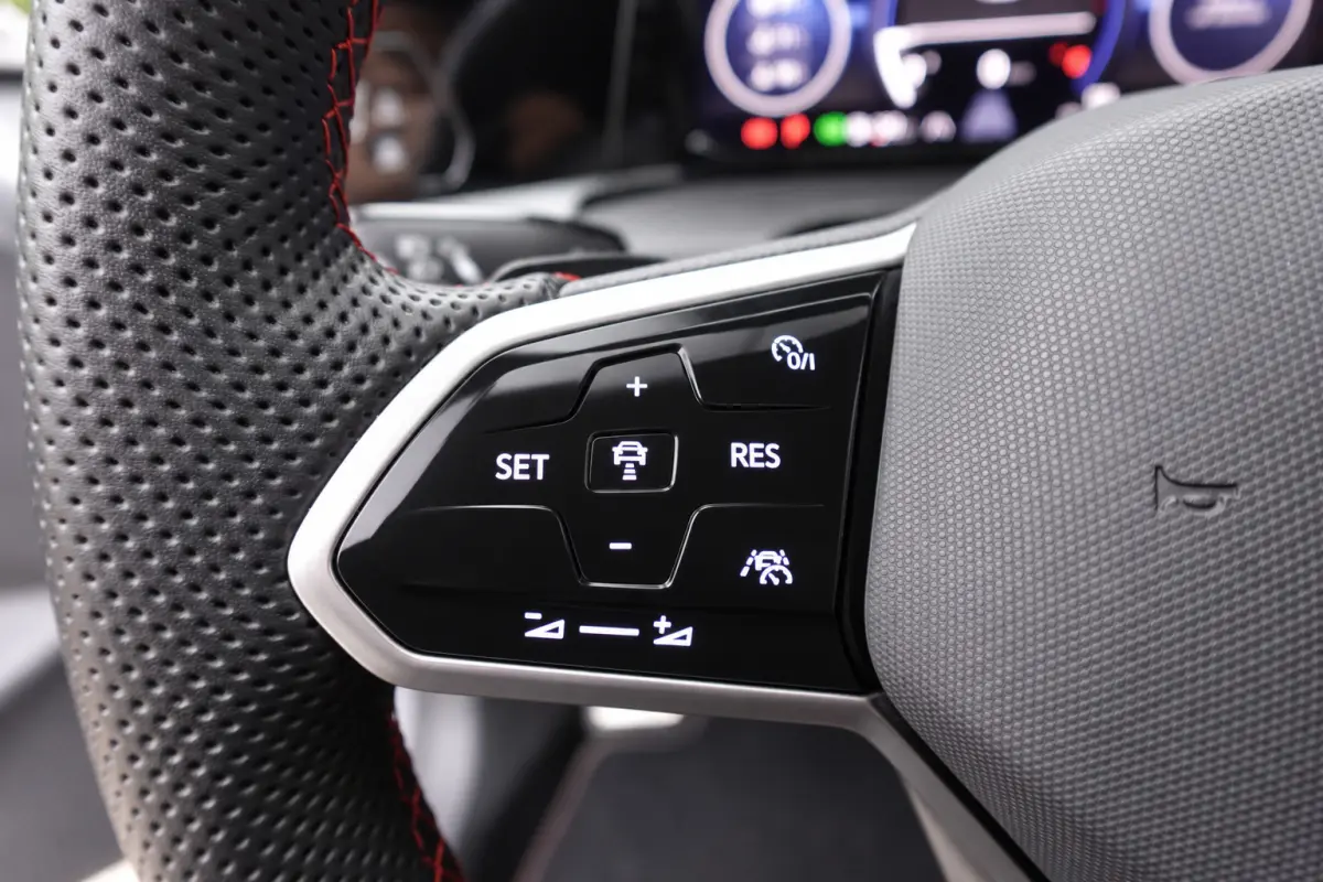 2.0 TSI GTI PANO HARMAN HUD VOL