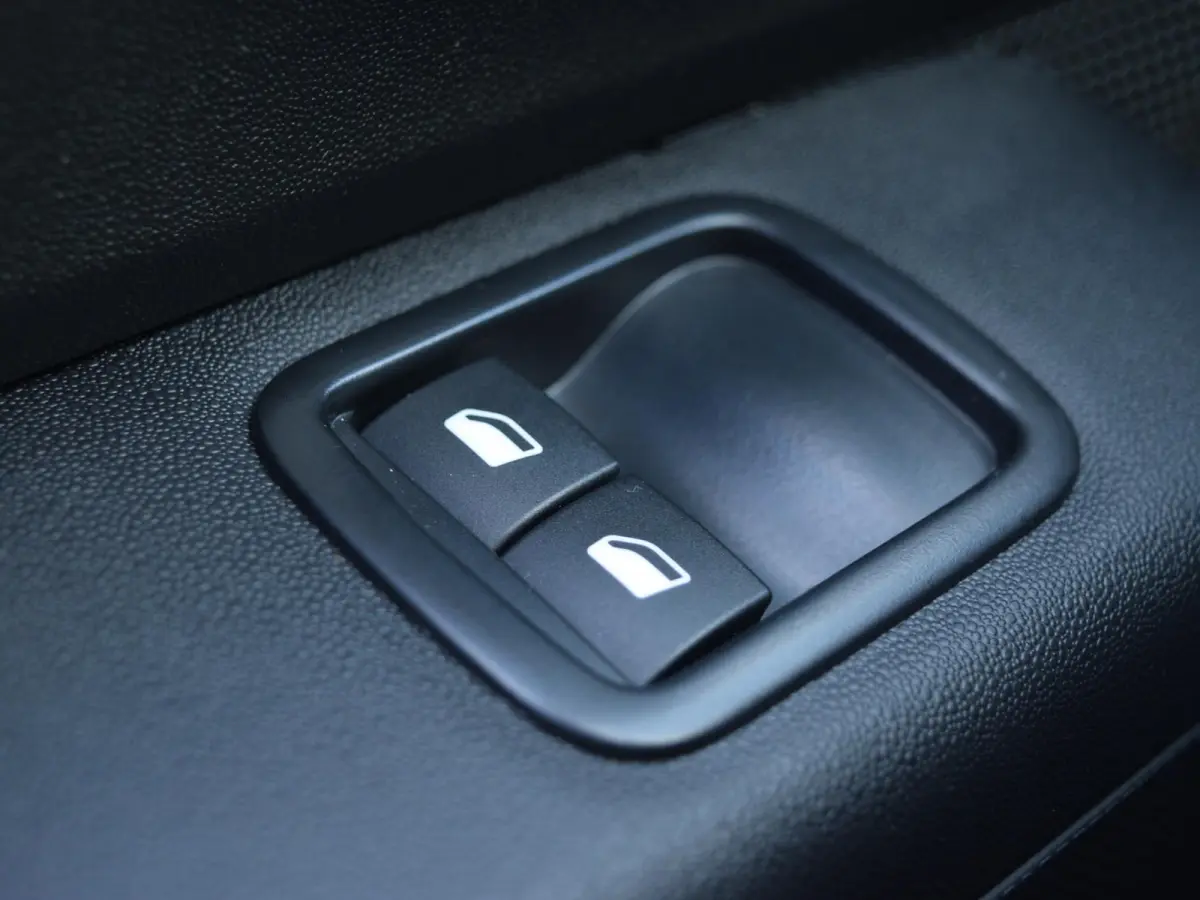 1.2 PureTech Plus l Navigatie l Apple Carplay/Android Autol Parkeerhulp l Cruisecontrol
