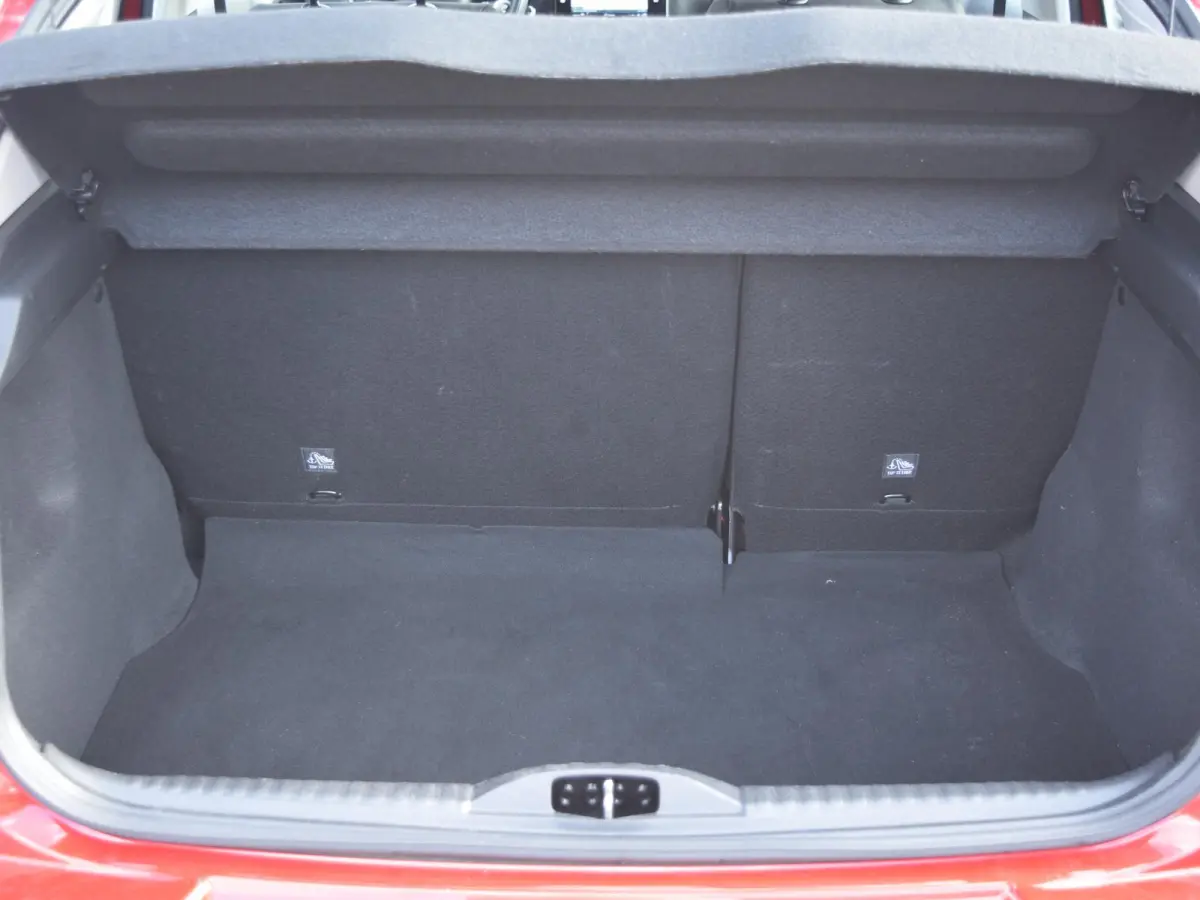 1.2 PureTech Plus l Navigatie l Apple Carplay/Android Autol Parkeerhulp l Cruisecontrol