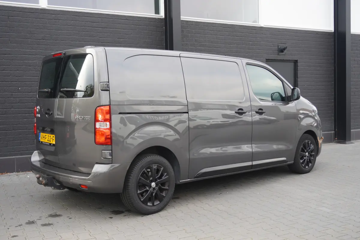 2.0 Black Line 177PK Automaat EURO 6 - A/C Climate - Navi - Cruise - €15.900,- Excl.