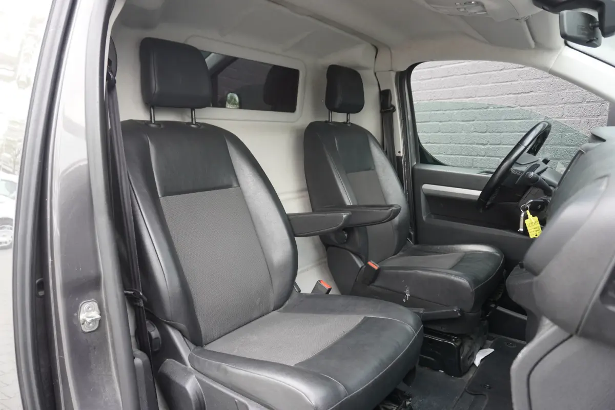 2.0 Black Line 177PK Automaat EURO 6 - A/C Climate - Navi - Cruise - €15.900,- Excl.