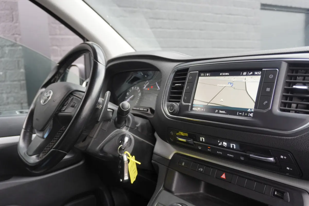2.0 Black Line 177PK Automaat EURO 6 - A/C Climate - Navi - Cruise - €15.900,- Excl.