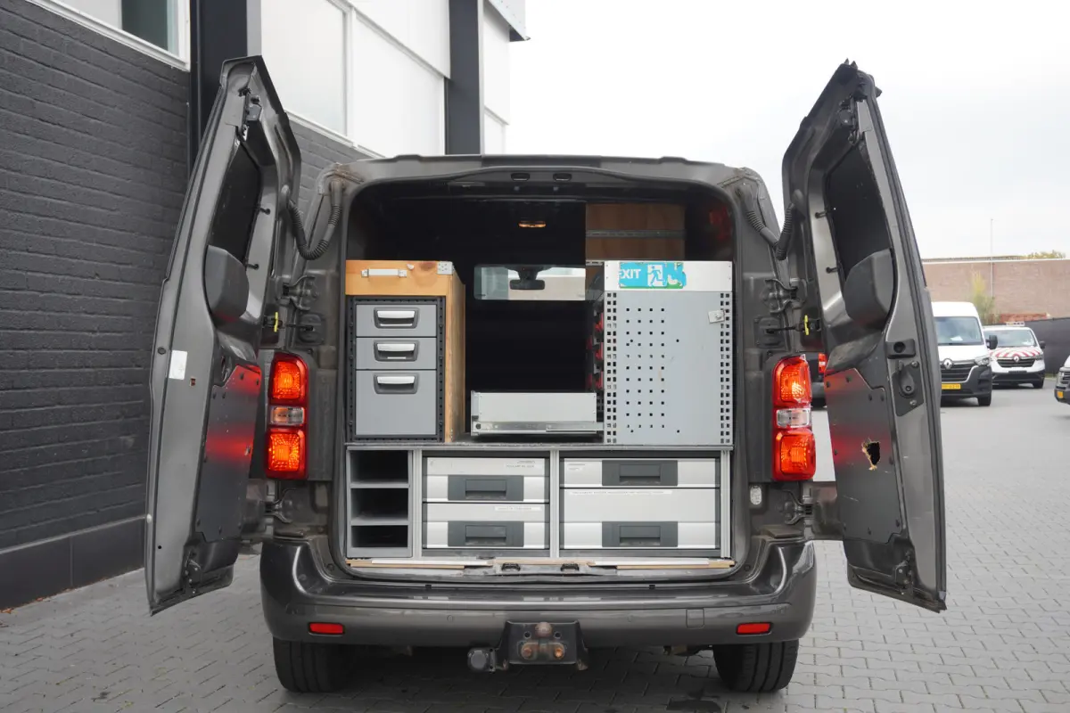 2.0 Black Line 177PK Automaat EURO 6 - A/C Climate - Navi - Cruise - €15.900,- Excl.
