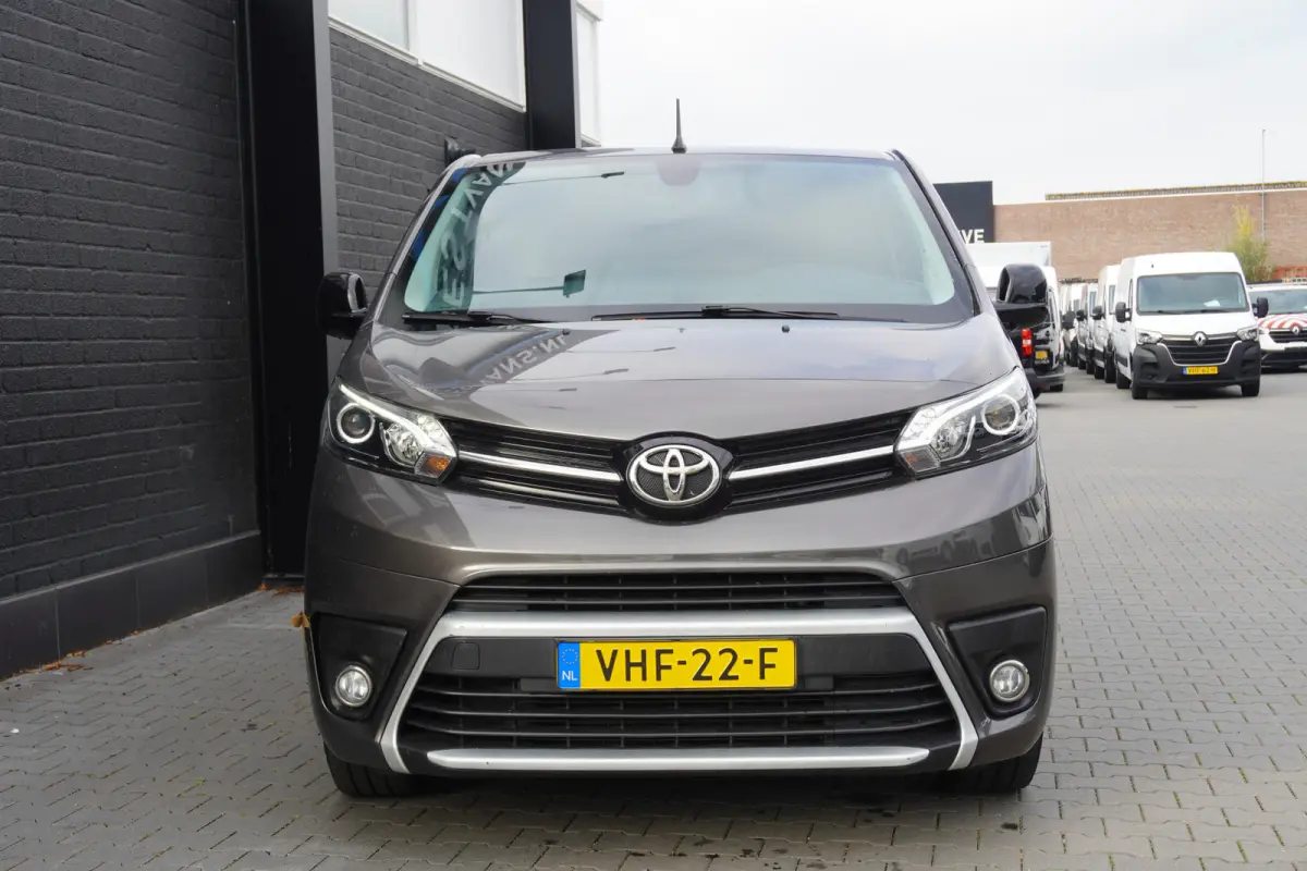 2.0 Black Line 177PK Automaat EURO 6 - A/C Climate - Navi - Cruise - €15.900,- Excl.