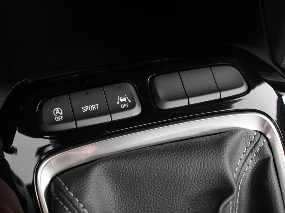 1.2 GS Line Navigatie Apple Carplay/Android Auto Airco Cruise Control Lichtmetalen velgen Sportstoelen