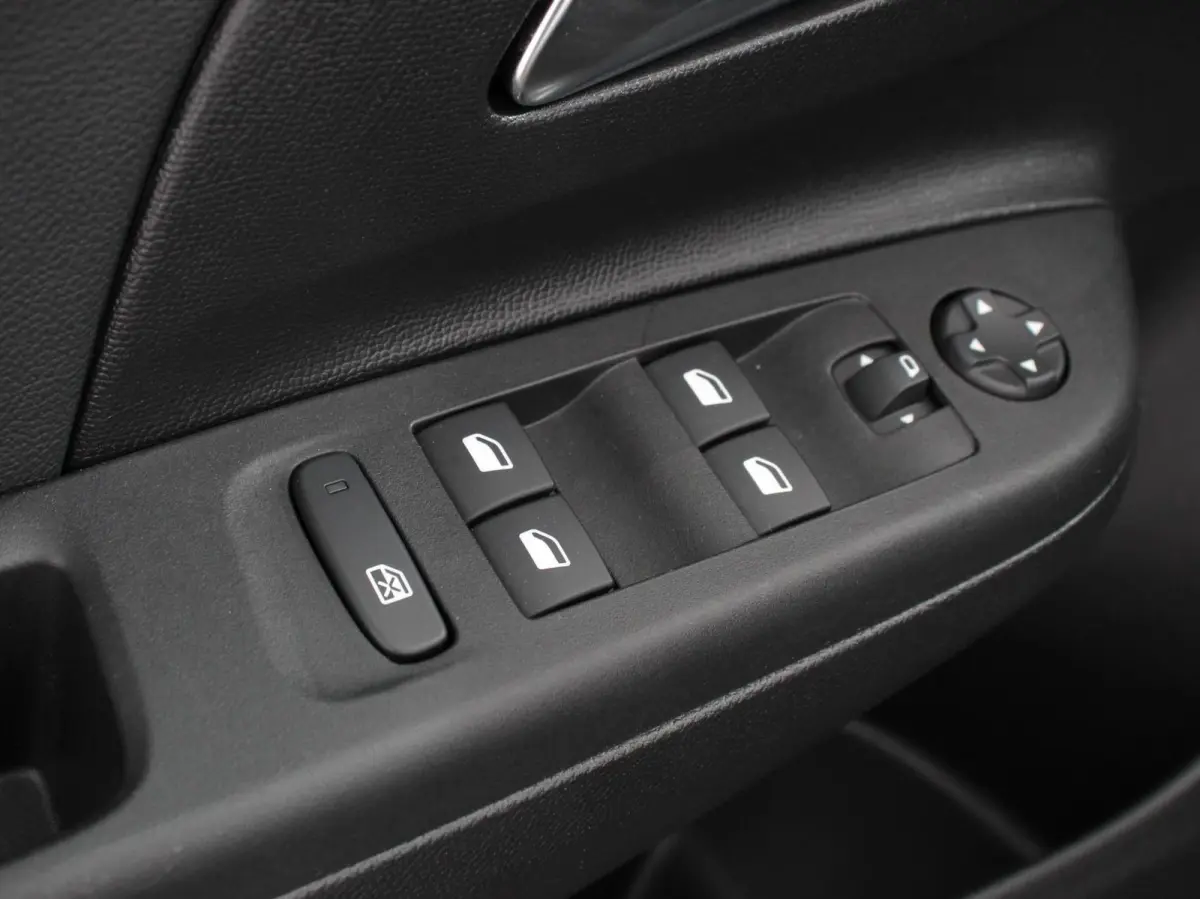 1.2 GS Line Navigatie Apple Carplay/Android Auto Airco Cruise Control Lichtmetalen velgen Sportstoelen