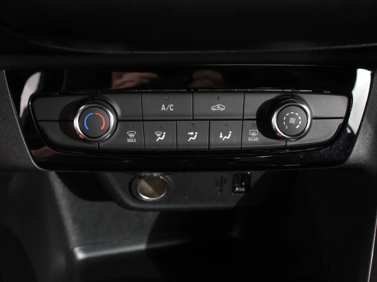 1.2 GS Line Navigatie Apple Carplay/Android Auto Airco Cruise Control Lichtmetalen velgen Sportstoelen
