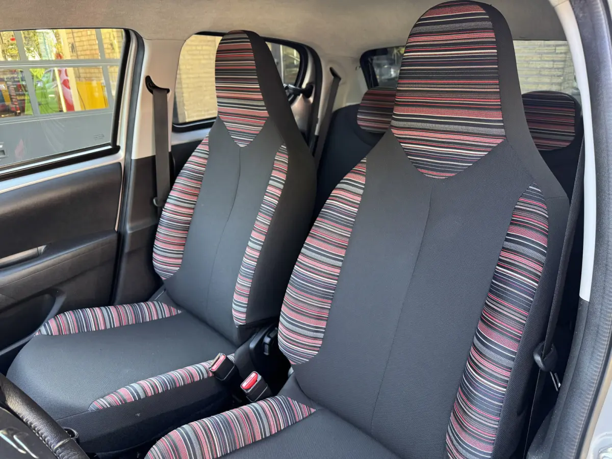 1.0 VTi Feel 5drs Automaat Airco