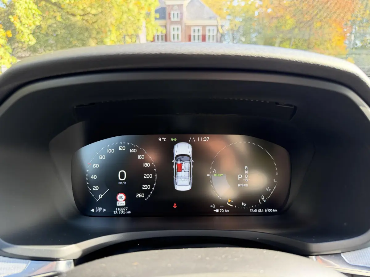 2.0 T8 AWD Twin Engine R-Design | HUD | Pano | Harman & Kardon | Memory | Camera |