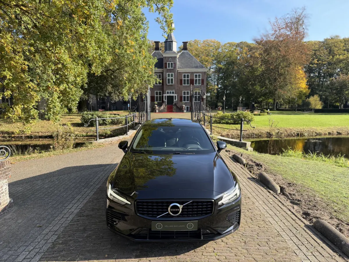 2.0 T8 AWD Twin Engine R-Design | HUD | Pano | Harman & Kardon | Memory | Camera |
