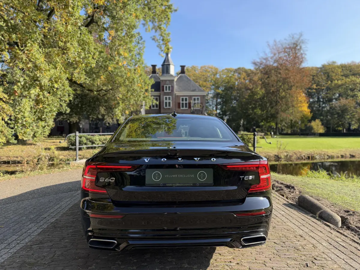 2.0 T8 AWD Twin Engine R-Design | HUD | Pano | Harman & Kardon | Memory | Camera |