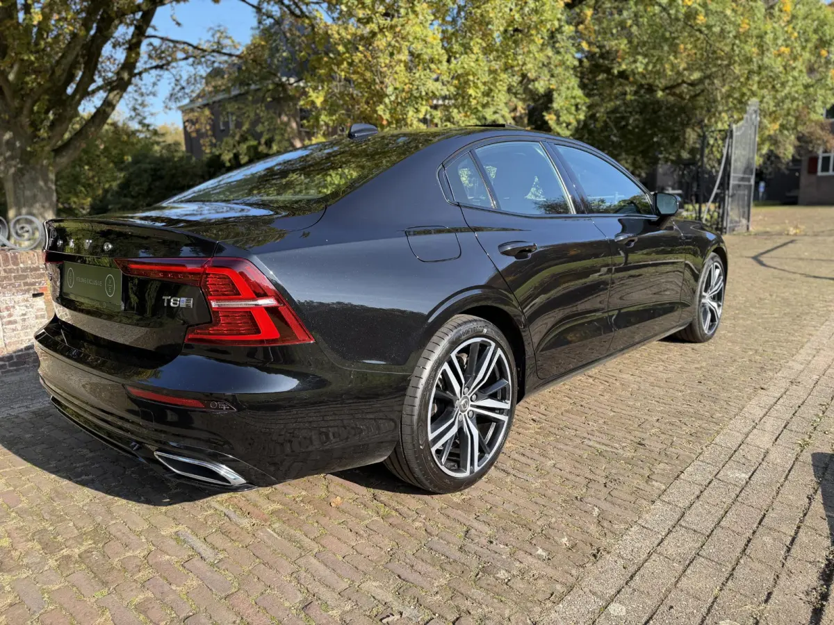 2.0 T8 AWD Twin Engine R-Design | HUD | Pano | Harman & Kardon | Memory | Camera |