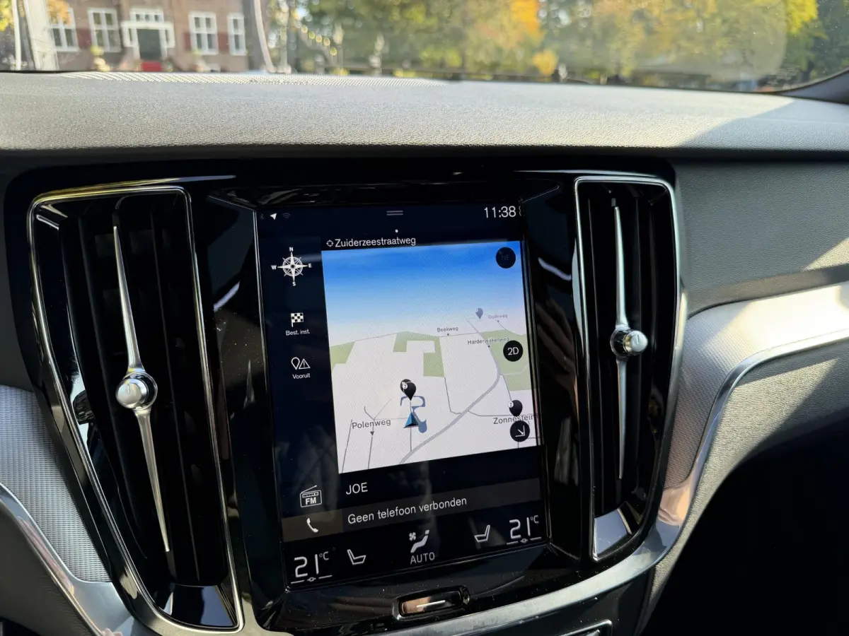 2.0 T8 AWD Twin Engine R-Design | HUD | Pano | Harman & Kardon | Memory | Camera |