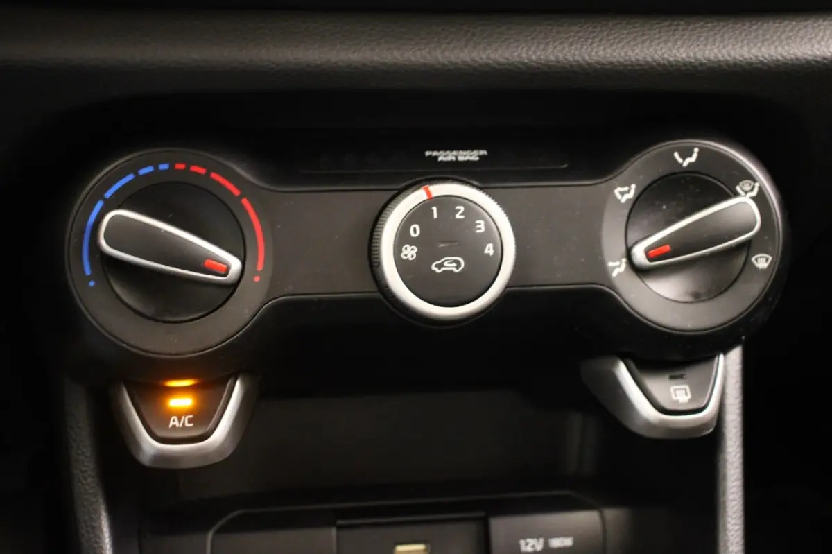 1.0 DPI ComfortLine 5 Deurs - Airco, Cruise