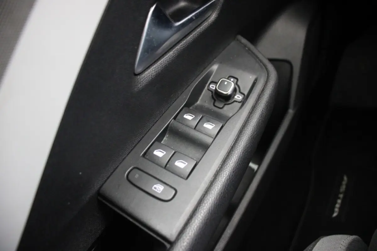 1.2 Business Edition - Carplay, Camera, Stoel/Stuur Verwarming