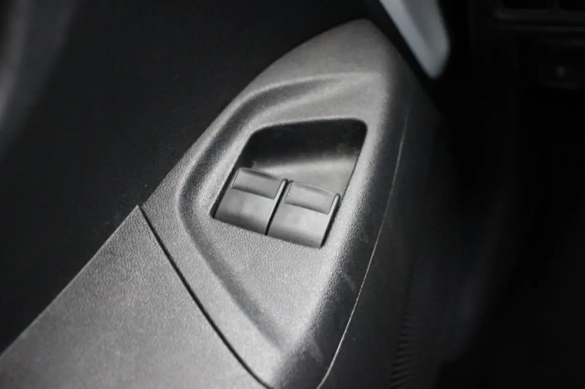 1.0 e-VTi Active 5 Deus - Airco
