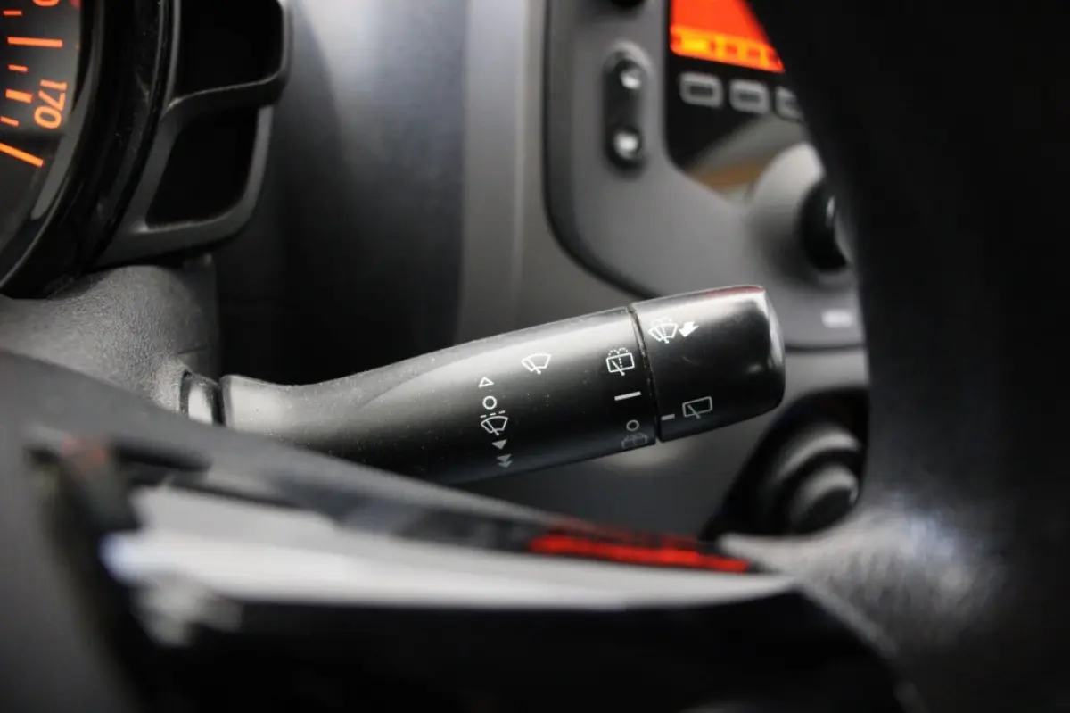 1.0 e-VTi Active 5 Deus - Airco