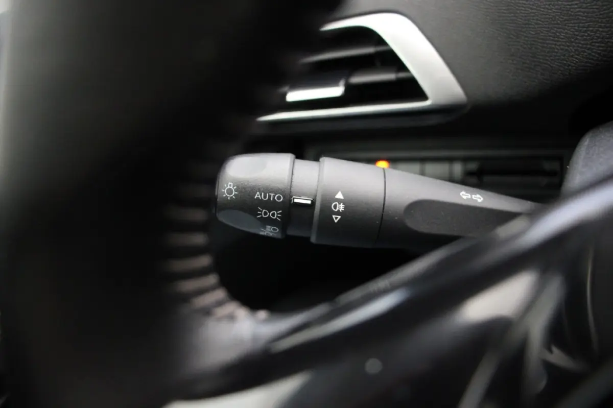 1.2 PureTech Active Pack Business - Digitaal Cockpit, Carplay, Camera