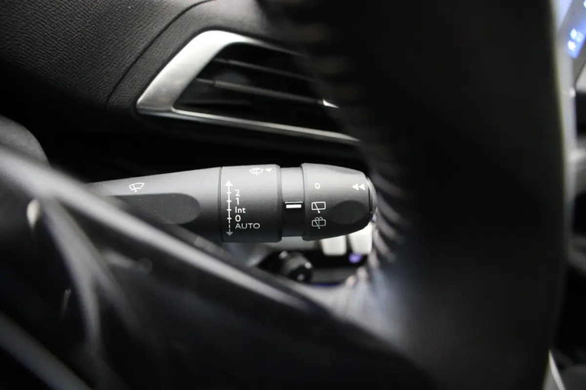 1.2 PureTech Active Pack Business - Digitaal Cockpit, Carplay, Camera