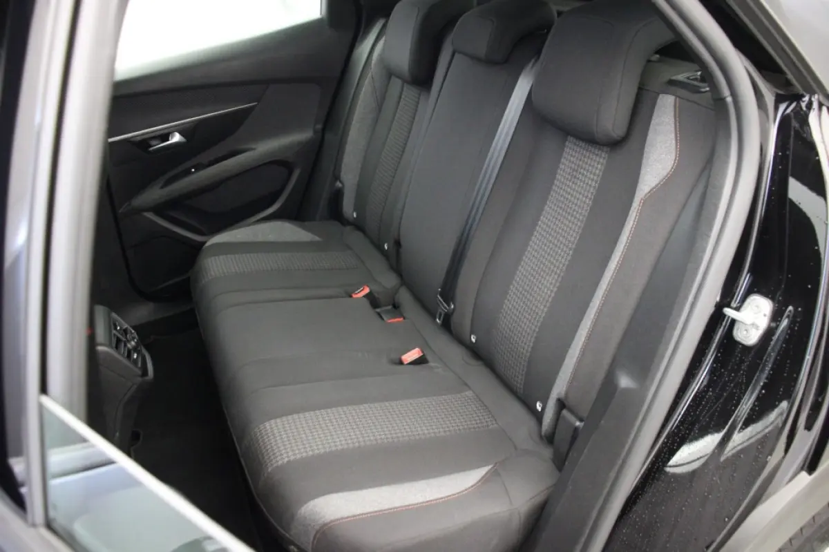 1.2 PureTech Active Pack Business - Digitaal Cockpit, Carplay, Camera