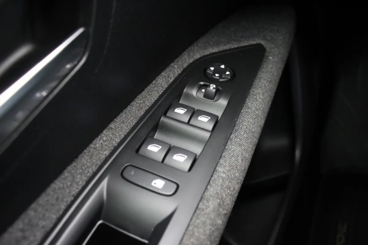 1.2 PureTech Active Pack Business - Digitaal Cockpit, Carplay, Camera