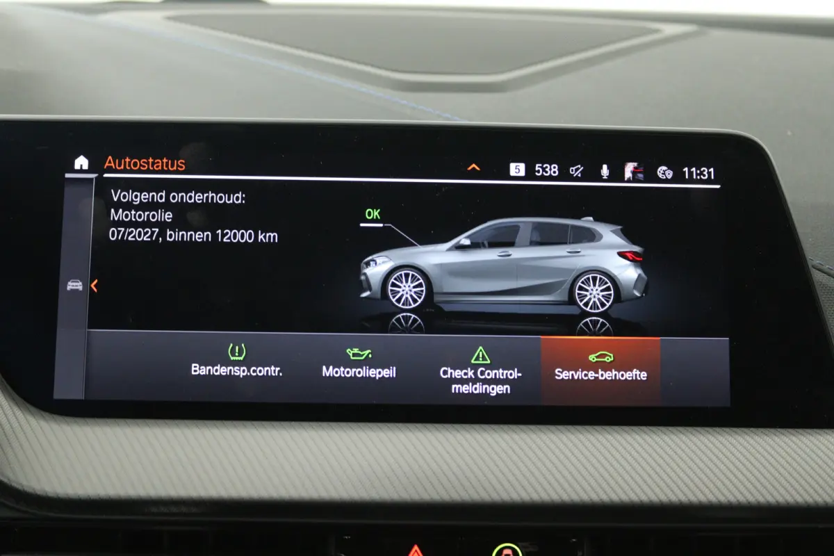 118i Introduction Edition (PANORAMADAK, STOELVERWARMING, CAMERA, H/K AUDIO, HUD-DISPLAY)