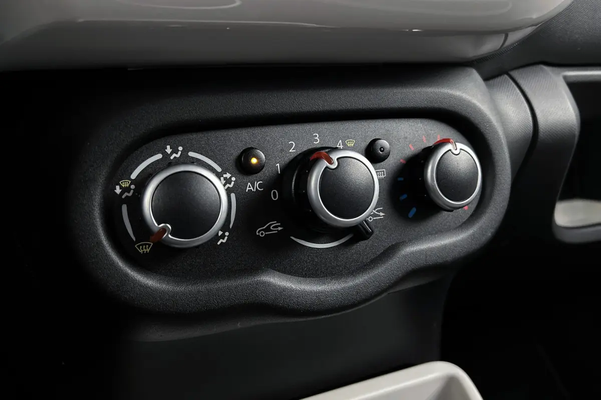 1.0 SCe Limited | Airco | Lichtmetalen velgen | Parkeersensoren