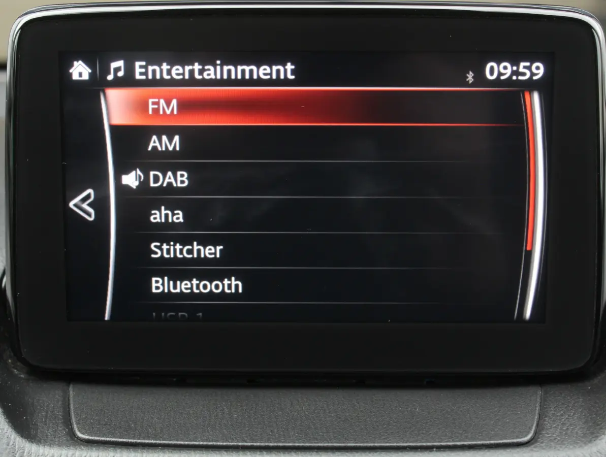 1.5 Skyactiv-G Luxury CLIMATE | CRUISE | NAVI | LMV16 | DAB | CARPLAY | STOELVERW | PDC | LED