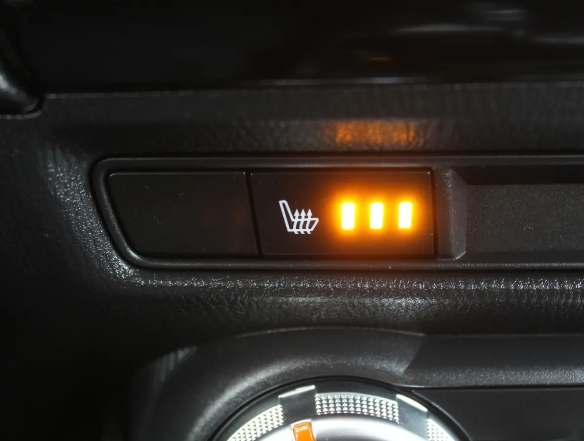 1.5 Skyactiv-G Luxury CLIMATE | CRUISE | NAVI | LMV16 | DAB | CARPLAY | STOELVERW | PDC | LED