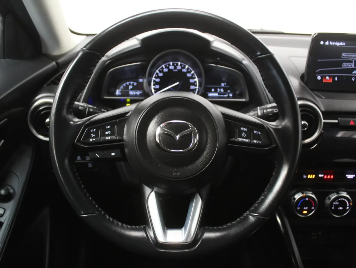 1.5 Skyactiv-G Luxury CLIMATE | CRUISE | NAVI | LMV16 | DAB | CARPLAY | STOELVERW | PDC | LED