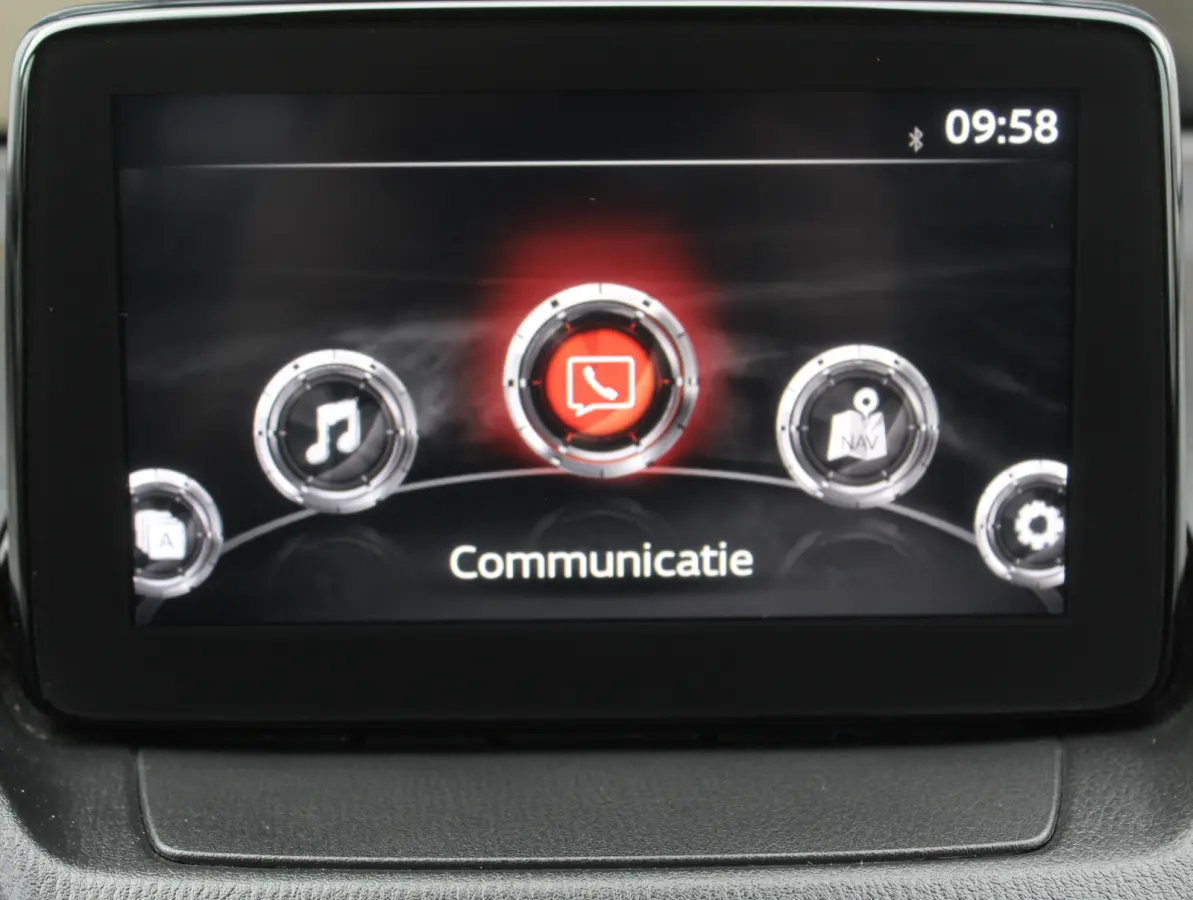 1.5 Skyactiv-G Luxury CLIMATE | CRUISE | NAVI | LMV16 | DAB | CARPLAY | STOELVERW | PDC | LED