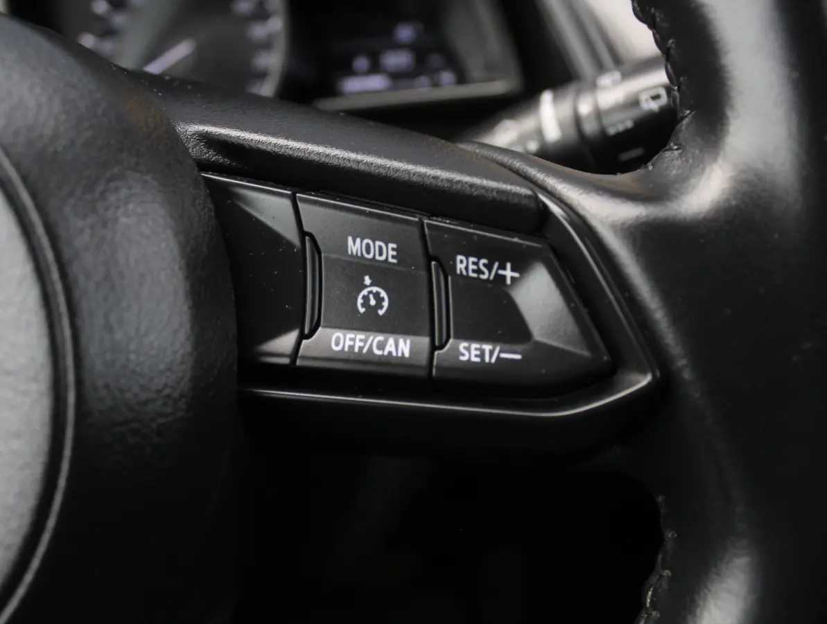 1.5 Skyactiv-G Luxury CLIMATE | CRUISE | NAVI | LMV16 | DAB | CARPLAY | STOELVERW | PDC | LED