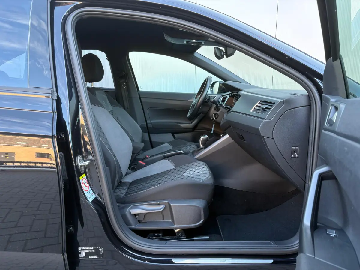 110PK TSI Automaat R-Line Business Carplay-android/Camera/Stoelverwarming