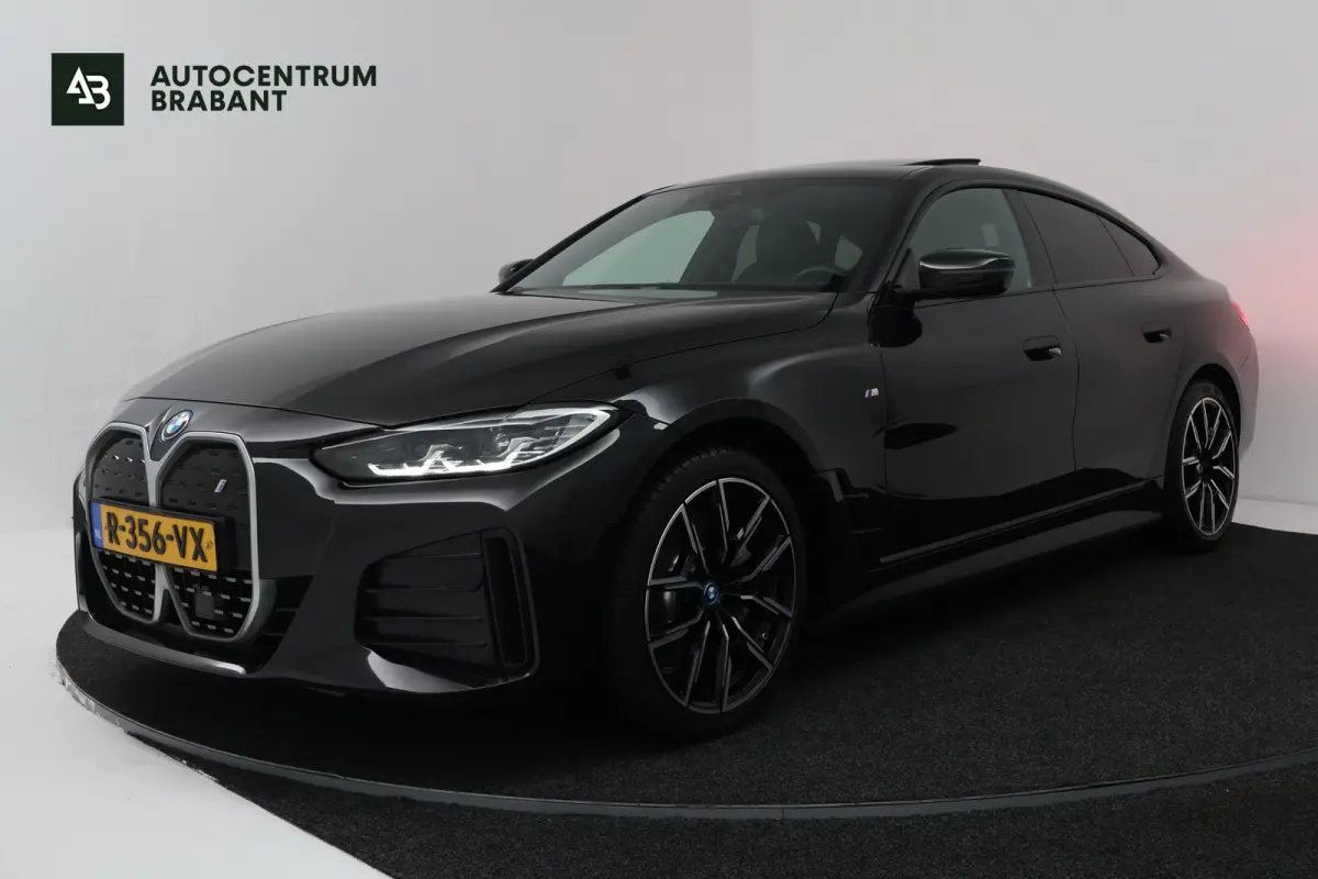 eDrive40 High Executive 84 kWh (PANORAMADAK, STOELVERWARMING, CARPLAY, LED)