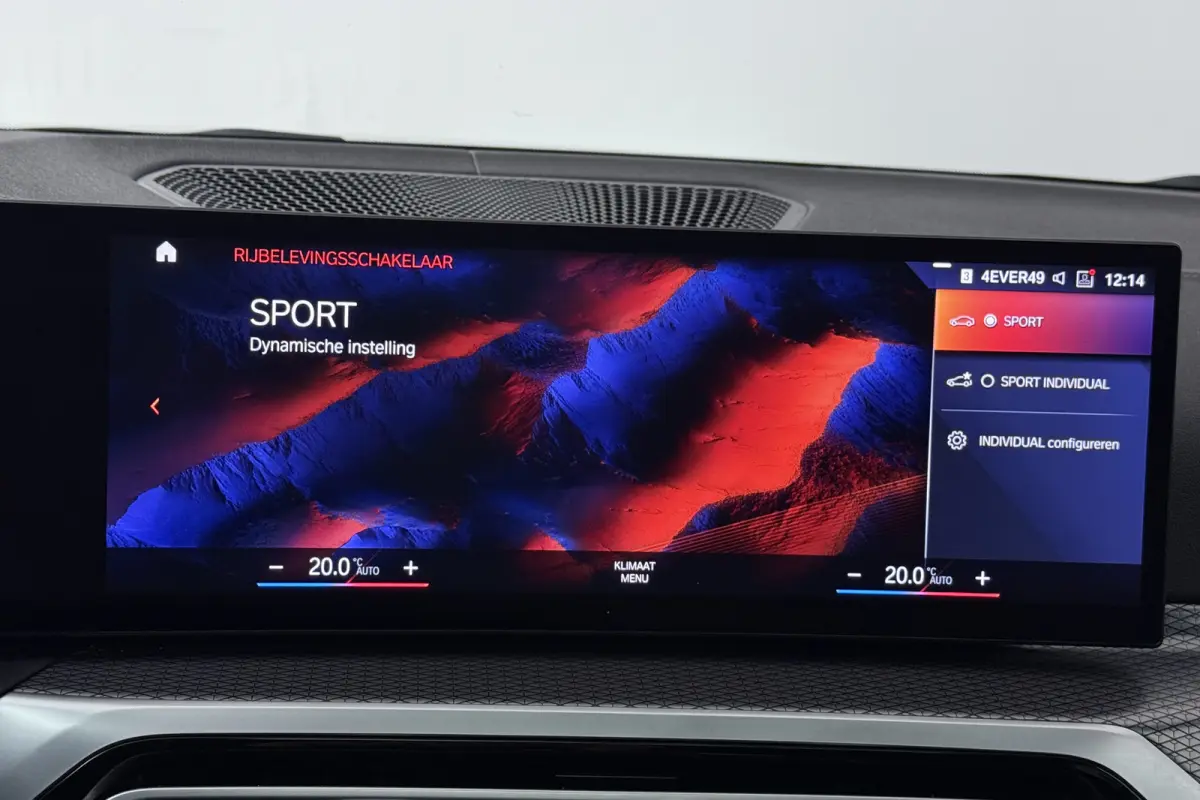 eDrive40 High Executive 84 kWh (PANORAMADAK, STOELVERWARMING, CARPLAY, LED)