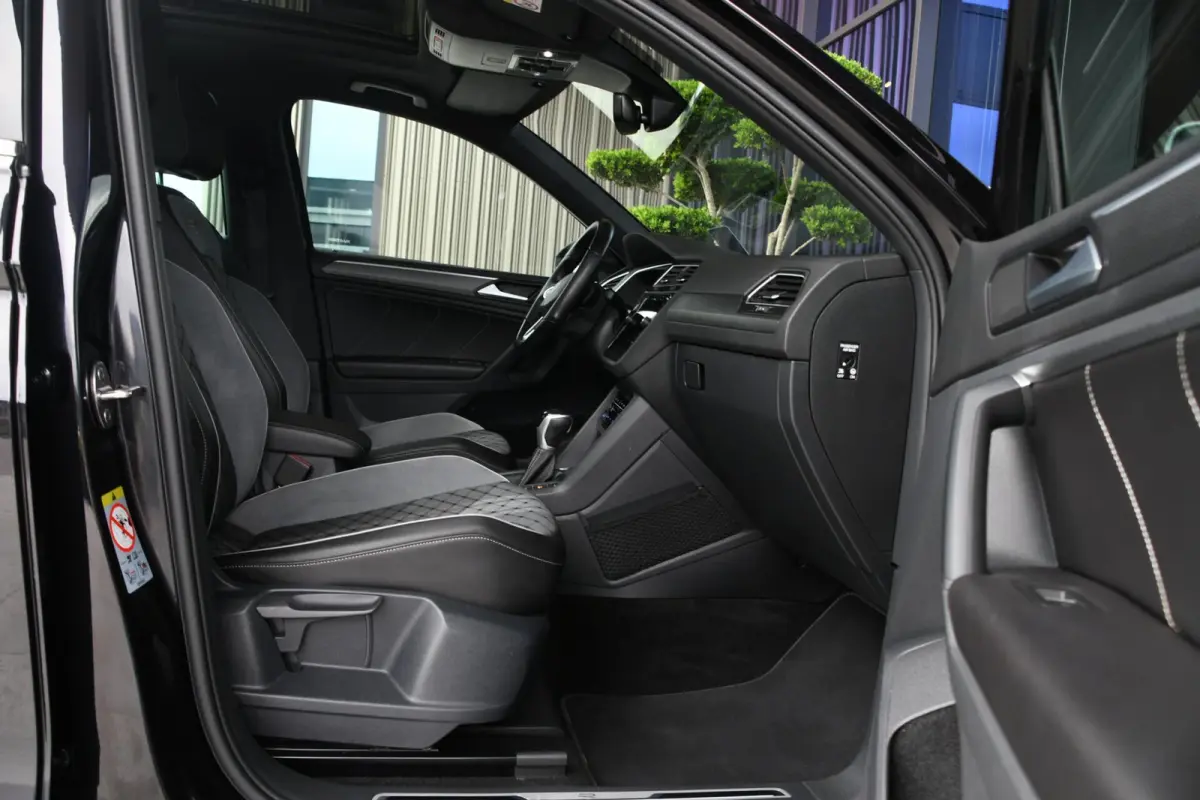 1.4 TSI eHybrid R-Line Business+
