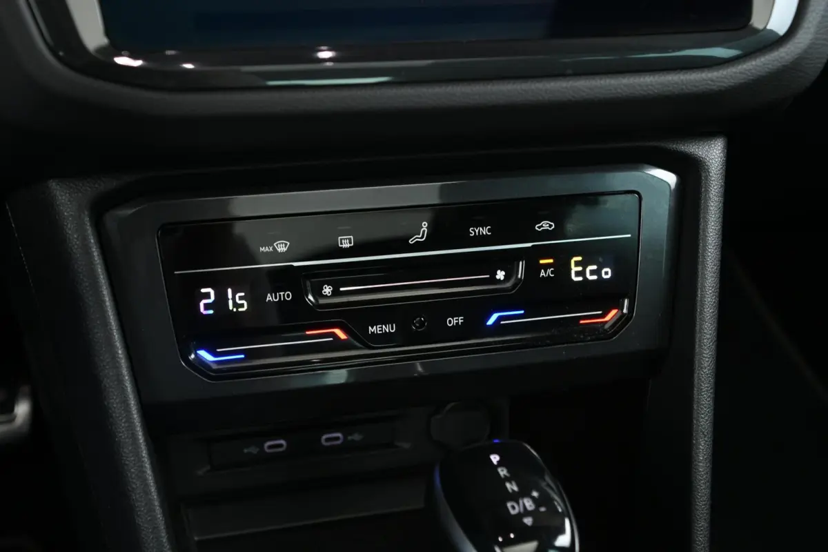 1.4 TSI eHybrid R-Line Business+